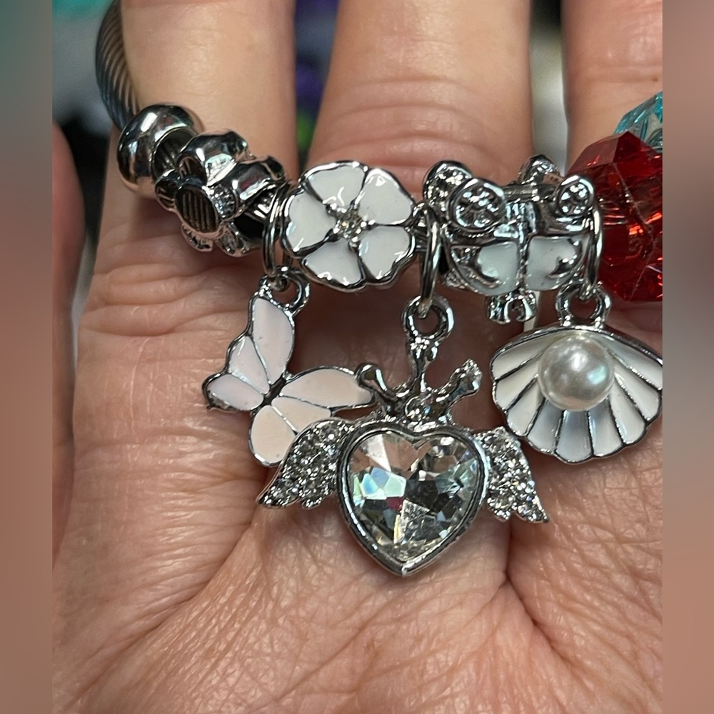 Adjustable bracelet